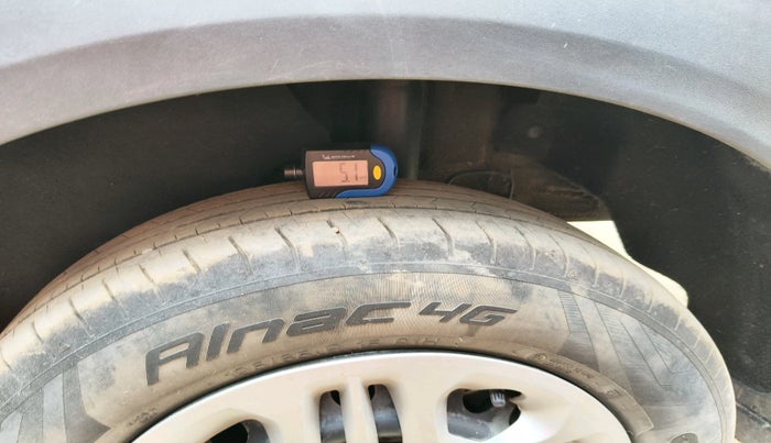 2022 KIA CARENS PRESTIGE 1.5 PETROL 7 STR, Petrol, Manual, 28,468 km, tyre