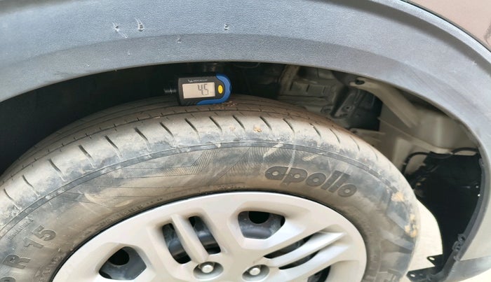 2022 KIA CARENS PRESTIGE 1.5 PETROL 7 STR, Petrol, Manual, 28,468 km, tyre