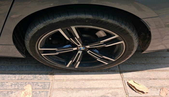 2023 BMW 3 SERIES GRAN LIMOUSINE 330Li M Sport, Petrol, Automatic, 33,322 km, tyre