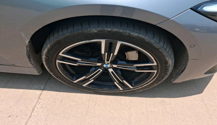 2023 BMW 3 SERIES GRAN LIMOUSINE 330Li M Sport, Petrol, Automatic, 33,322 km, tyre