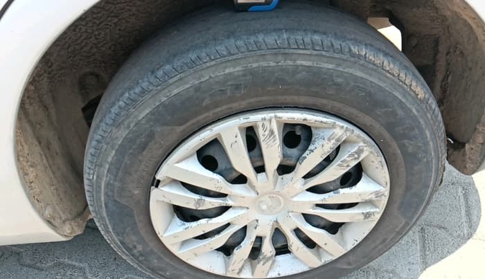 2013 Maruti Swift Dzire VXI, Petrol, Manual, 98,685 km, tyre