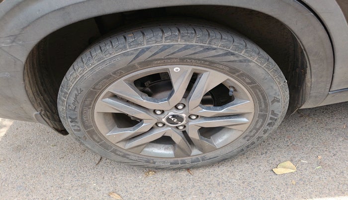 2023 KIA SELTOS HTX PETROL 1.5, Petrol, Manual, 29,393 km, tyre