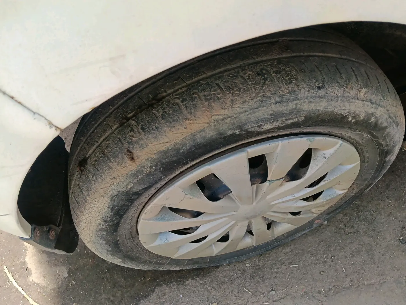 2016 Maruti Wagon R 1.0 VXI, CNG, Manual, 84,455 km, tyre