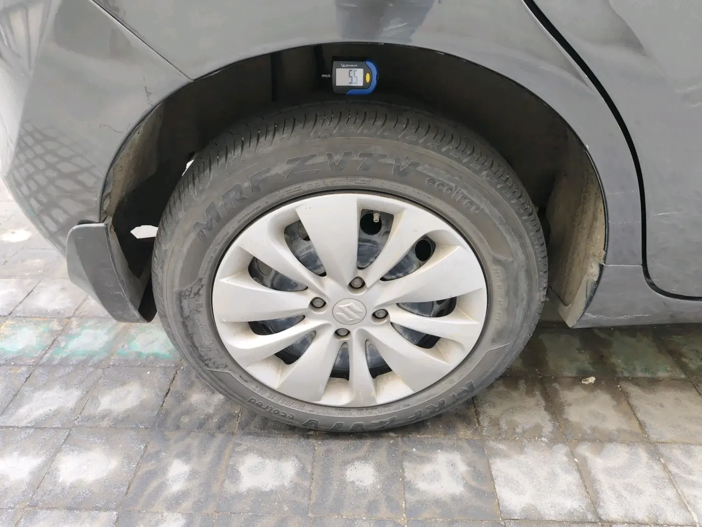 2017 Maruti Baleno DELTA PETROL 1.2, Petrol, Manual, 1,24,703 km, tyre