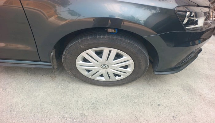 2021 Volkswagen Polo TRENDLINE 1.0L, Petrol, Manual, 33,194 km, tyre