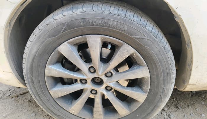 2014 Maruti Ertiga ZDI, Diesel, Manual, 2,07,539 km, tyre
