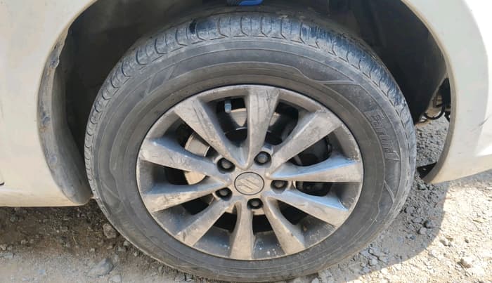 2014 Maruti Ertiga ZDI, Diesel, Manual, 2,07,539 km, tyre