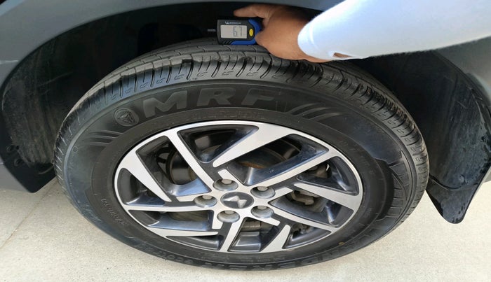 2023 Mahindra XUV300 W8 (O) 1.2 PETROL, Petrol, Manual, 8,128 km, tyre