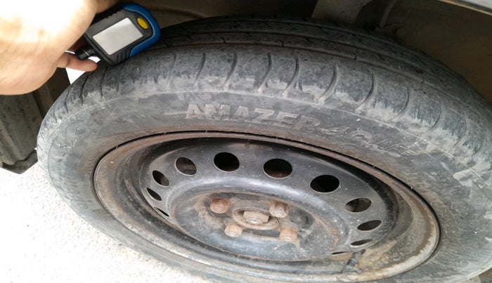2015 Maruti Wagon R 1.0 VXI, Petrol, Manual, 85,860 km, tyre