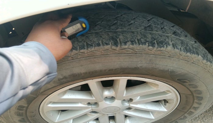 2014 Toyota Fortuner 3.0 4X2 AT, Diesel, Automatic, 1,93,324 km, tyre