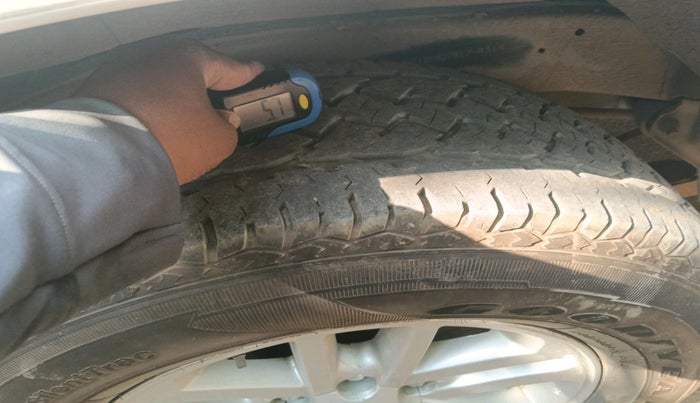 2014 Toyota Fortuner 3.0 4X2 AT, Diesel, Automatic, 1,93,324 km, tyre