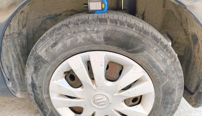 2015 Maruti Swift Dzire VXI, Petrol, Manual, 1,08,904 km, tyre