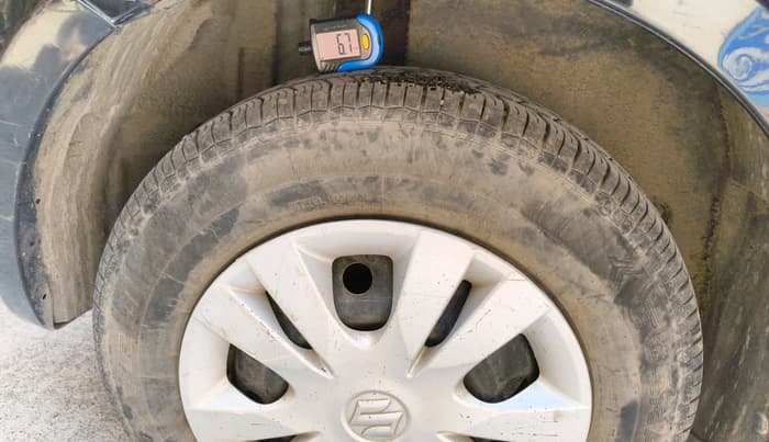 2015 Maruti Swift Dzire VXI, Petrol, Manual, 1,08,904 km, tyre