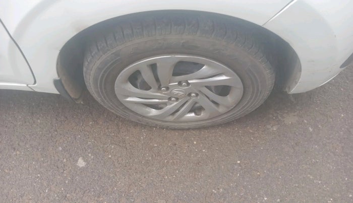 2021 Hyundai AURA S 1.2, Petrol, Manual, 82,731 km, tyre