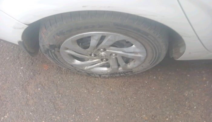2021 Hyundai AURA S 1.2, Petrol, Manual, 82,731 km, tyre
