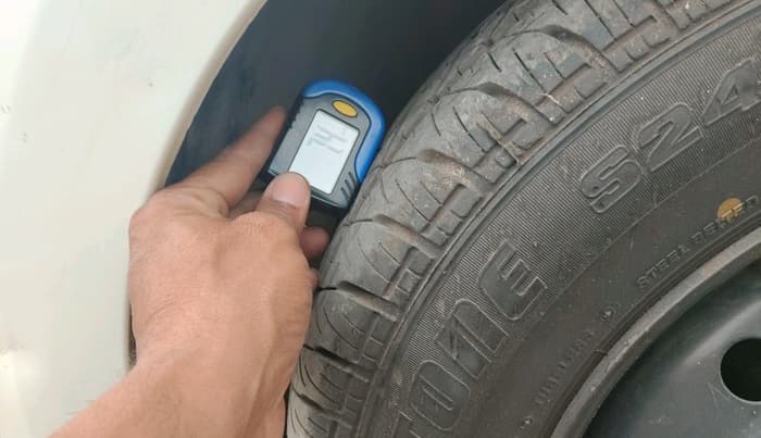 2018 Maruti Dzire VXI, Petrol, Manual, 1,09,643 km, tyre