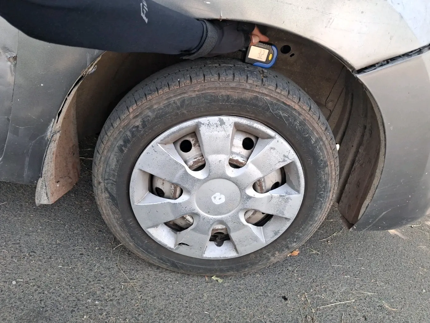 2015 Maruti Wagon R 1.0 LXI CNG, CNG, Manual, 1,05,025 km, tyre