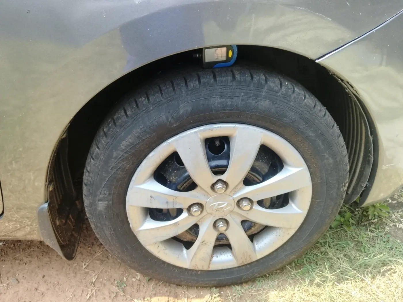 2011 Hyundai Eon MAGNA, Petrol, Manual, 51,882 km, tyre