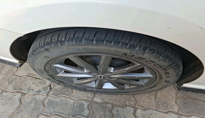 2020 Volkswagen Vento HIGHLINE PETROL AT, Petrol, Automatic, 84,794 km, tyre