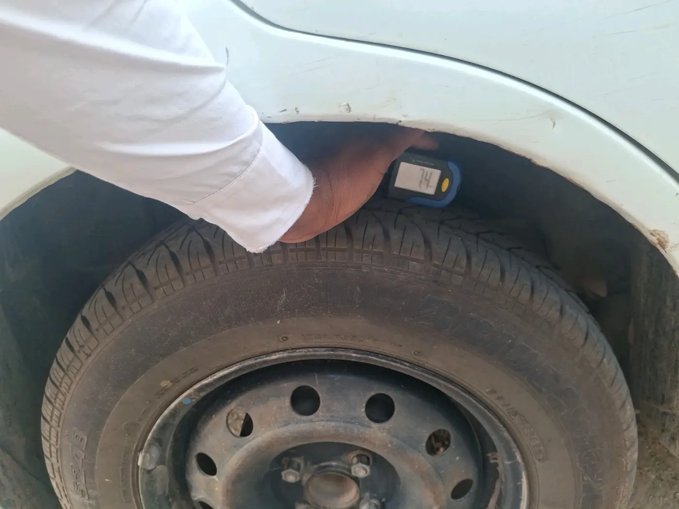 2019 Maruti Dzire VDI, Diesel, Manual, 2,90,363 km, tyre