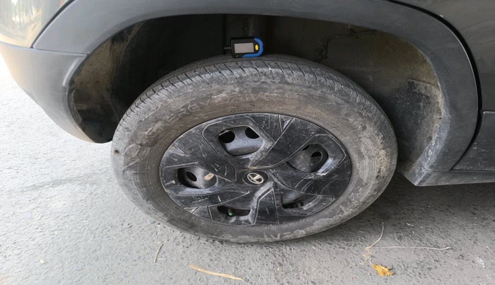 2024 Tata PUNCH PURE MT CNG, CNG, Manual, 38,534 km, tyre