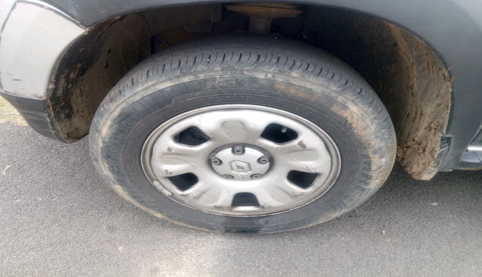 2014 Renault Duster RXL PETROL, Petrol, Manual, 81,065 km, tyre