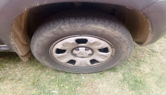 2014 Renault Duster RXL PETROL, Petrol, Manual, 81,065 km, tyre