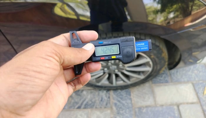 2021 Maruti Ciaz ALPHA  AT 1.5 SHVS PETROL, Petrol, Automatic, 25,661 km, tyre
