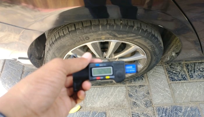 2021 Maruti Ciaz ALPHA  AT 1.5 SHVS PETROL, Petrol, Automatic, 25,661 km, tyre