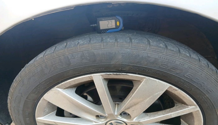 2015 Volkswagen Polo HIGHLINE1.2L, Petrol, Manual, 92,036 km, tyre