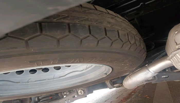 2022 Mahindra XUV700 AX 7 P AT 7 STR, Petrol, Automatic, 29,994 km, tyre