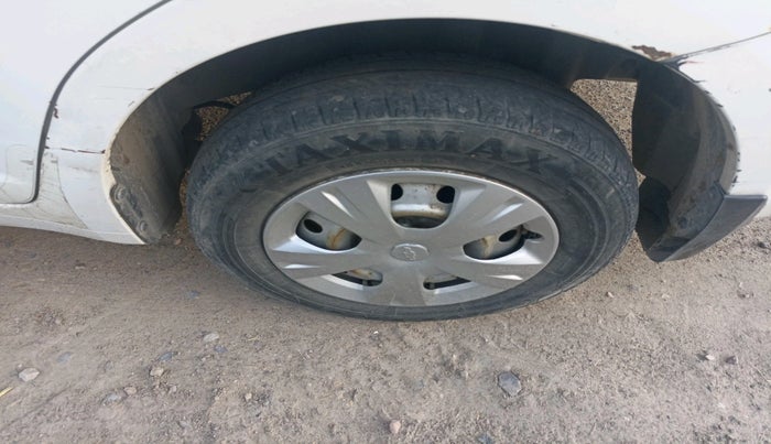 2015 Maruti Swift Dzire LDI, Diesel, Manual, 1,97,577 km, tyre