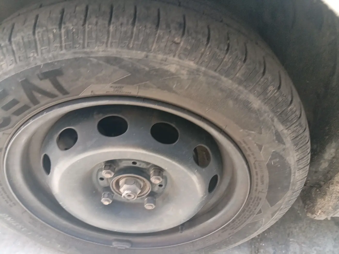 2021 Tata Tiago XT PETROL, Petrol, Manual, 72,133 km, tyre