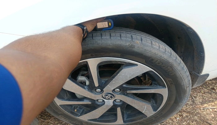 2022 Toyota Glanza V AMT, Petrol, Automatic, 92,890 km, tyre