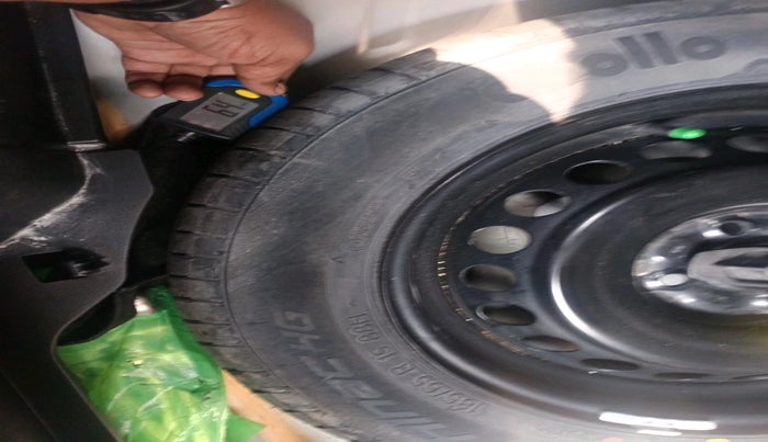 2022 Toyota Glanza V AMT, Petrol, Automatic, 92,890 km, tyre