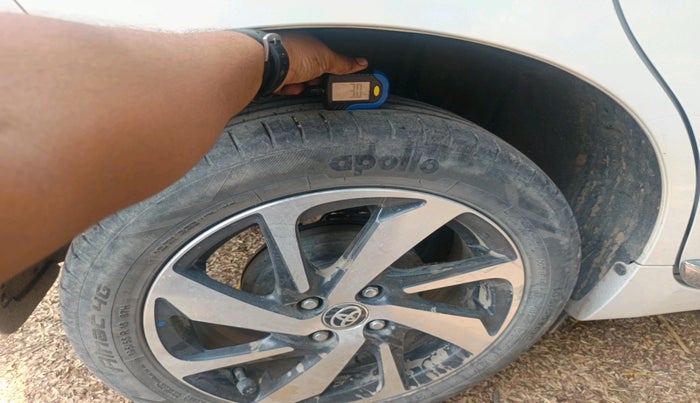 2022 Toyota Glanza V AMT, Petrol, Automatic, 92,890 km, tyre