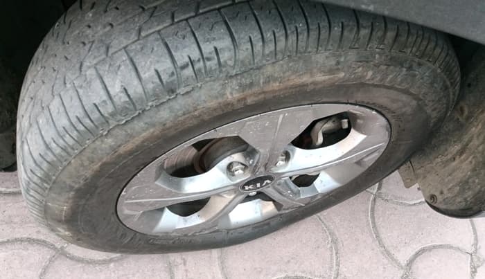 2019 KIA SELTOS HTK PLUS 1.5 DIESEL, Diesel, Manual, 1,38,436 km, tyre