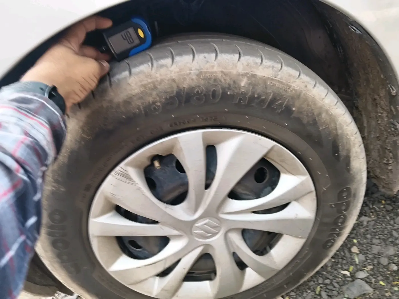 2023 Maruti Swift VXI CNG, CNG, Manual, 1,24,308 km, tyre