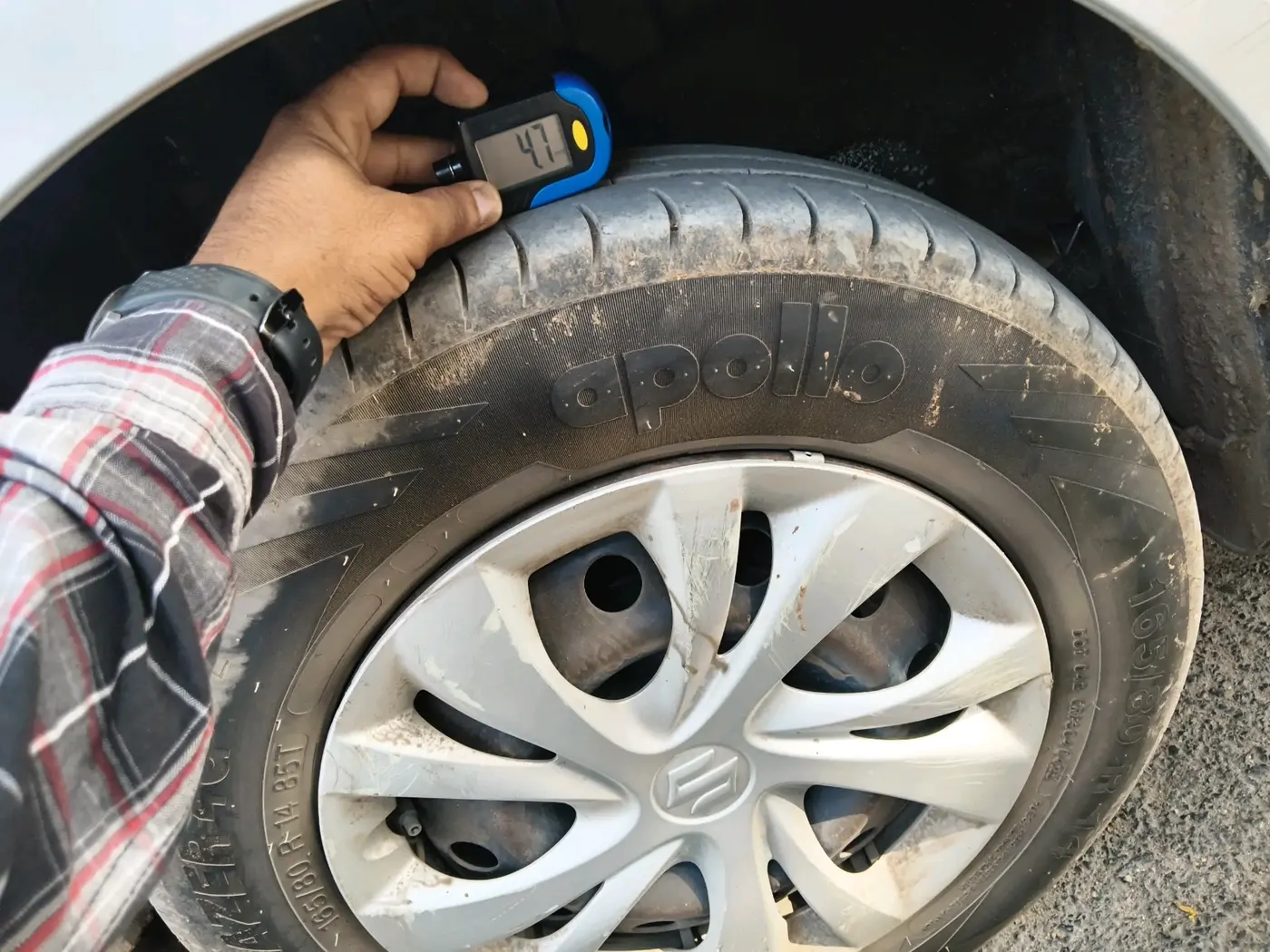 2023 Maruti Swift VXI CNG, CNG, Manual, 1,24,308 km, tyre