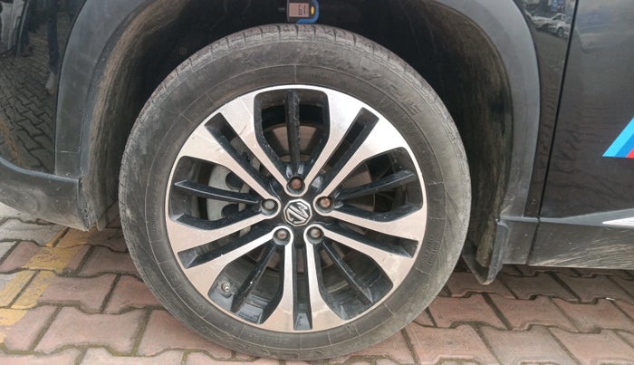 2022 MG HECTOR SHARP 1.5 PETROL CVT, Petrol, Automatic, 41,692 km, tyre