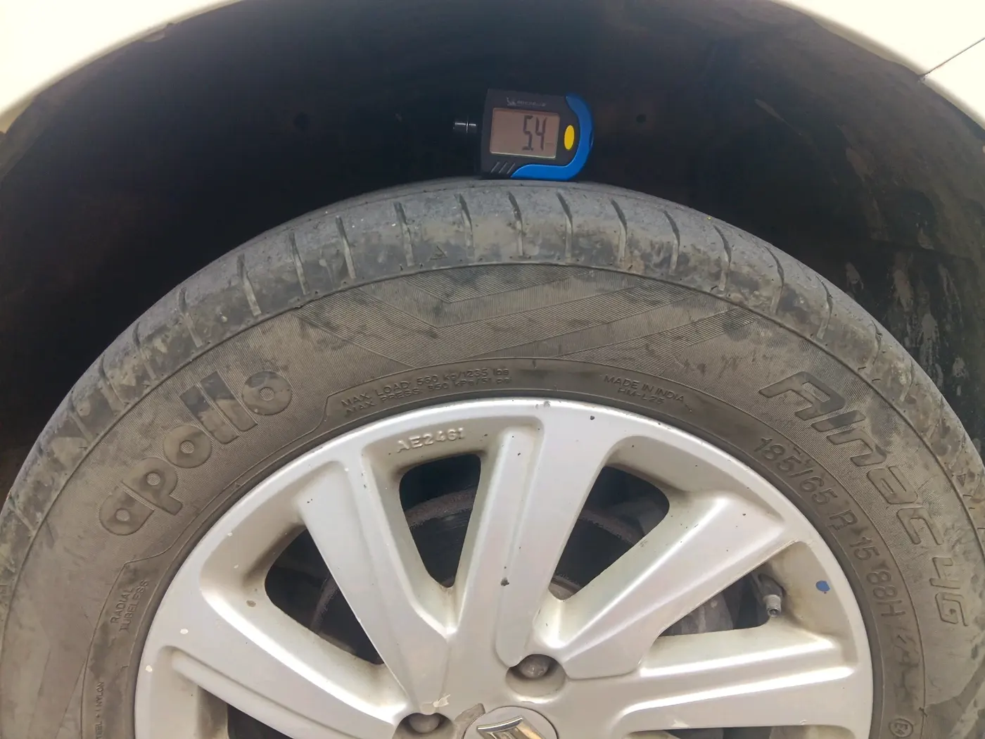 2015 Maruti Swift Dzire ZXI, Petrol, Manual, 75,951 km, tyre
