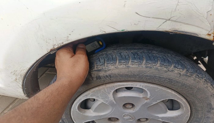 2015 Tata Nano EMAX XM CNG, CNG, Manual, 70,821 km, tyre