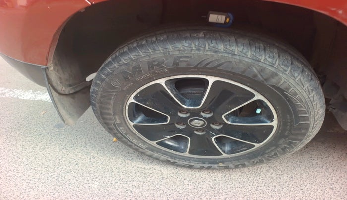 2018 Renault Duster RXS CVT, Petrol, Automatic, 68,566 km, tyre