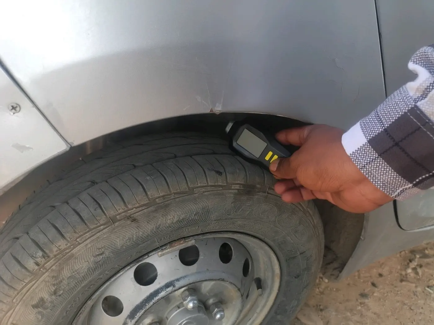 2016 Hyundai Eon ERA +, Petrol, Manual, 1,12,506 km, tyre