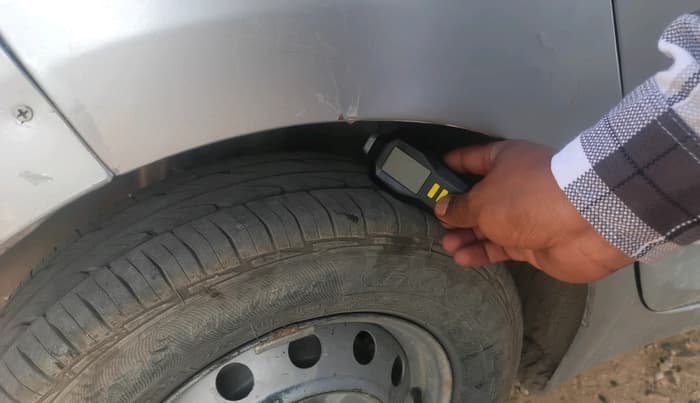 2016 Hyundai Eon ERA +, Petrol, Manual, 1,12,506 km, tyre