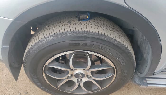 2020 Mahindra XUV500 W7, Diesel, Manual, 68,747 km, tyre