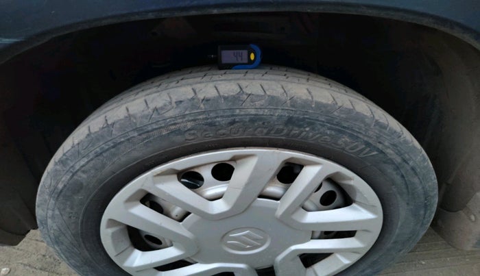 2020 Maruti Vitara Brezza LXI, CNG, Manual, 1,12,509 km, tyre