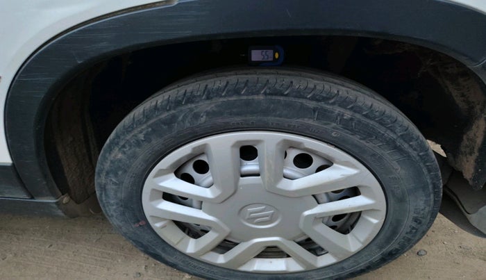 2020 Maruti Vitara Brezza LXI, CNG, Manual, 1,12,509 km, tyre