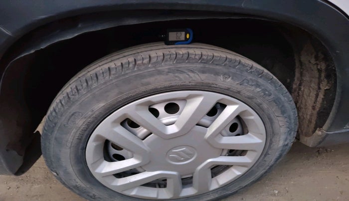 2020 Maruti Vitara Brezza LXI, CNG, Manual, 1,12,509 km, tyre