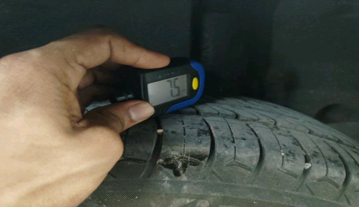 2018 Maruti Ertiga VDI SHVS, Diesel, Manual, 1,52,641 km, tyre